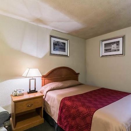 Eco-Inn Suites Бейтаун Екстер'єр фото